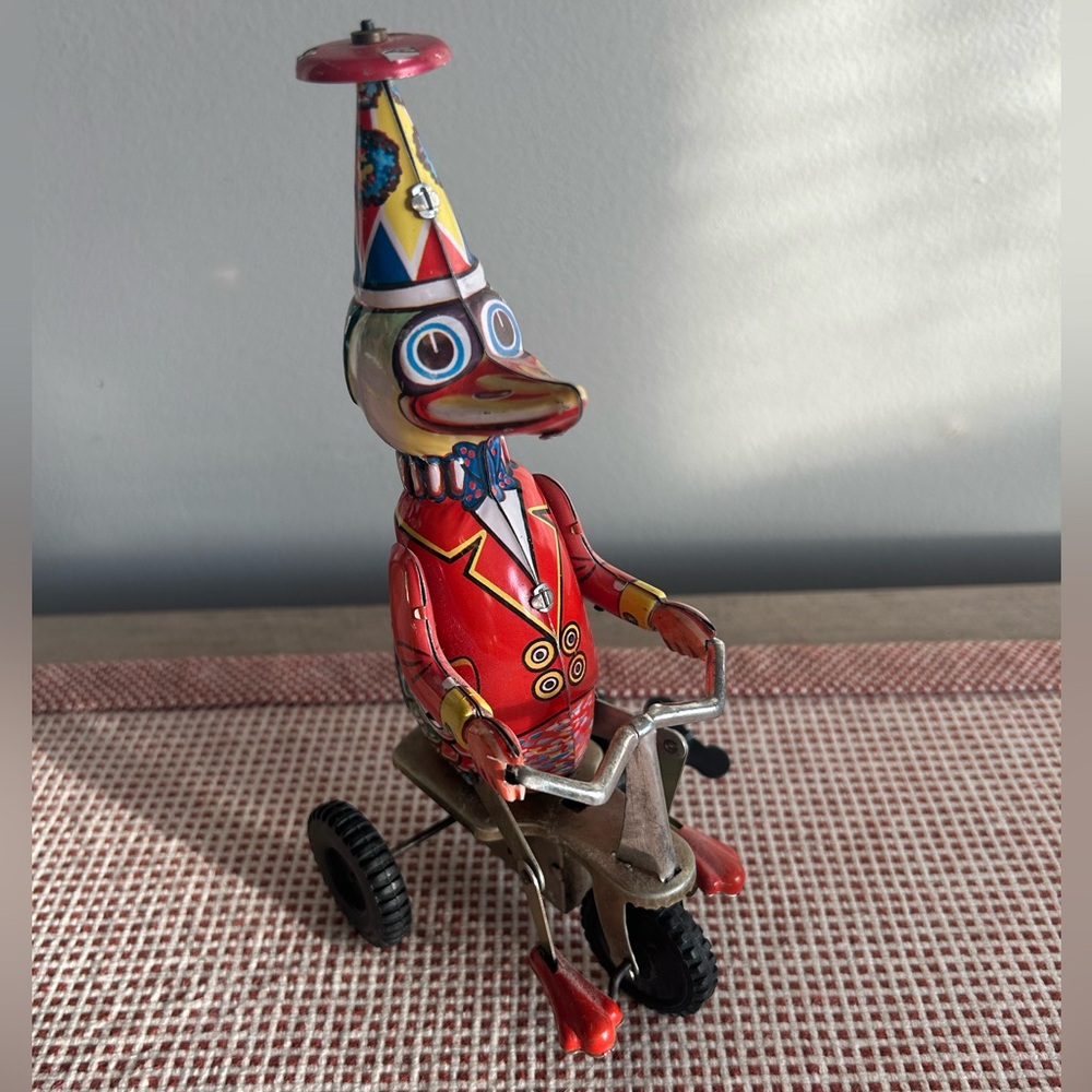 1940's Schylling Duck On Trike Tin Wind Up Toy Spinning Propeller Head with Key